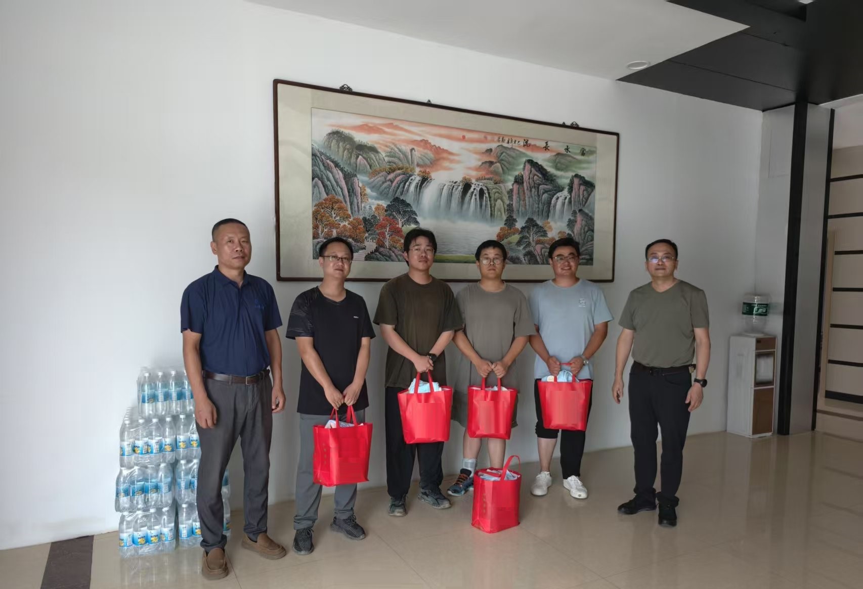 拍摄者孟佳伟 (1).jpg