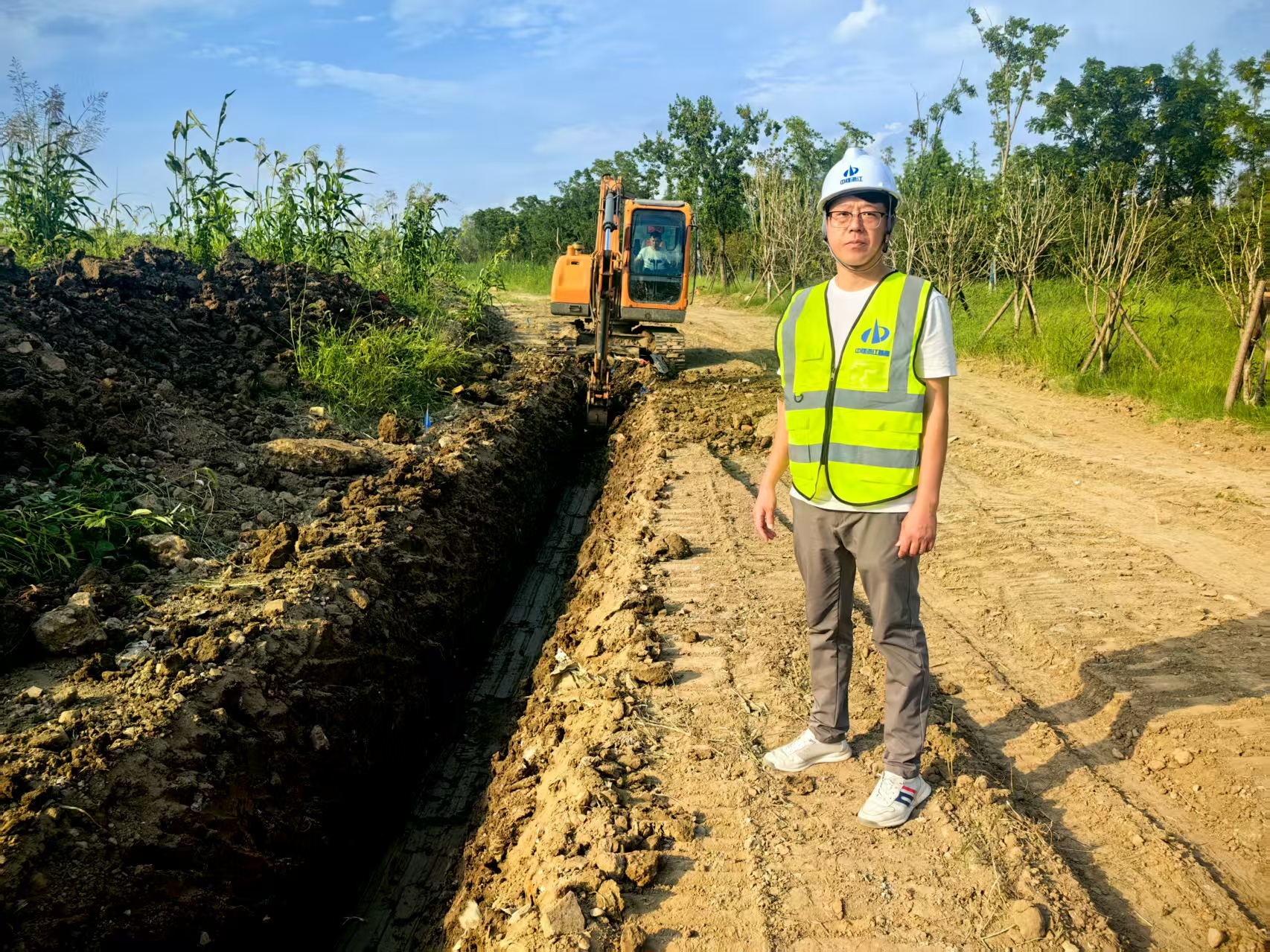 拍摄者:孟佳伟 (2).jpg 拍摄者:孟佳伟 (2).jpg